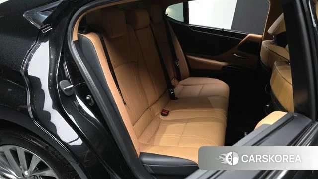Lexus ES300h 7th generation 2021 Черный из Кореи, фото 3