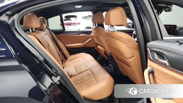 BMW 5 Series (G30) 2022 Черный из Кореи, фото 3