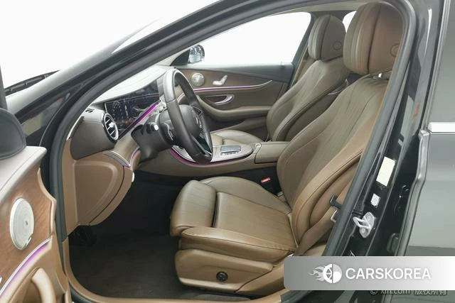 Mercedes-Benz E-class 2023 Черный из Китая, фото 3