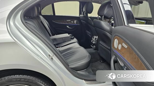 Mercedes-Benz E-Class W213 2020 Серебряный из Кореи, фото 3