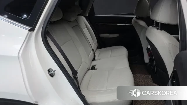 Kia Seltos 2022 Белый из Кореи, фото 3