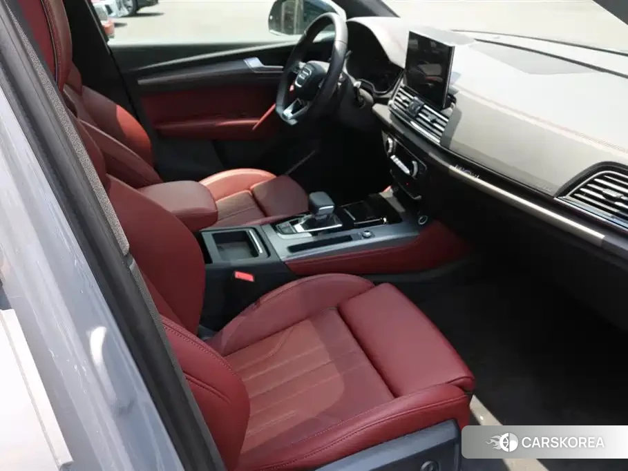 Audi Q5L 2025 Silver/gray из Китая, фото 3