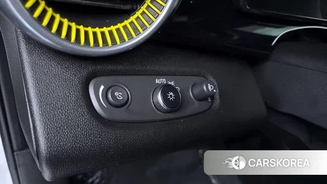 Chevrolet (GM Daewoo) Trax Crossover 2024 Белый из Кореи, фото 3