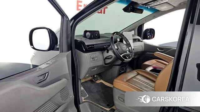 Hyundai Staria 2022 Черный из Кореи, фото 3