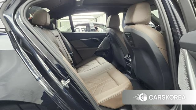 BMW 5 Series (G60) 2024 Черный из Кореи, фото 3