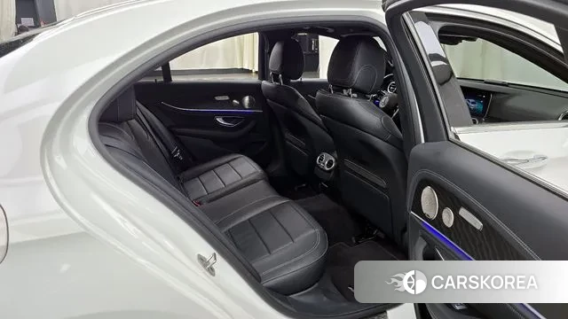 Mercedes-Benz E-Class W213 2022 Белый из Кореи, фото 3