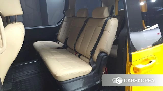 Hyundai Staria 2024 Желтый из Кореи, фото 3