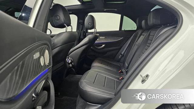 Mercedes-Benz E-Class W213 2022 Белый из Кореи, фото 3
