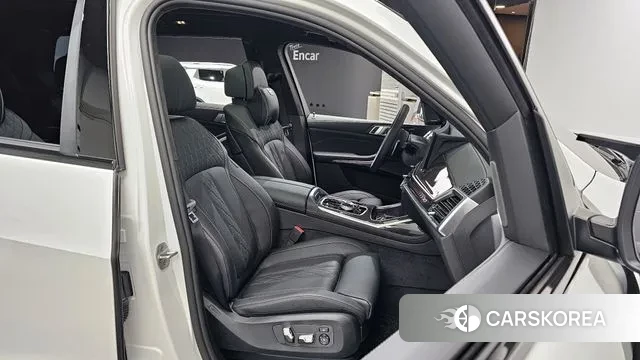 BMW X7 (G07) 2025 Белый из Кореи, фото 3