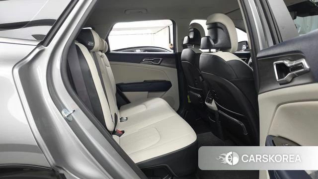 Kia Sportage 5th Generation Hybrid 2024 Серебристо-серый из Кореи, фото 3
