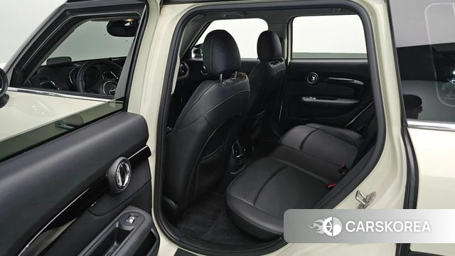 Mini Cooper Clubman 2021 Жемчужный цвет из Кореи, фото 3