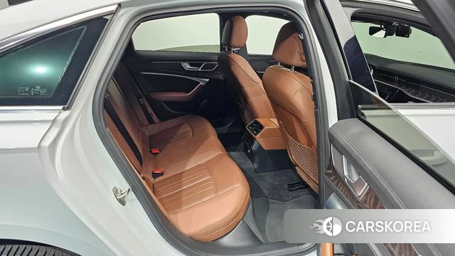 Audi A6 (C8) 2021 Белый из Кореи, фото 3