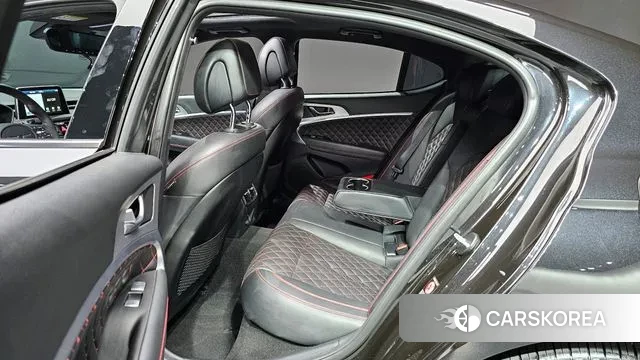 Genesis G70 2018 Черный из Кореи, фото 3