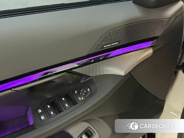 BMW 5 Series (G60) 2024 Белый из Кореи, фото 3