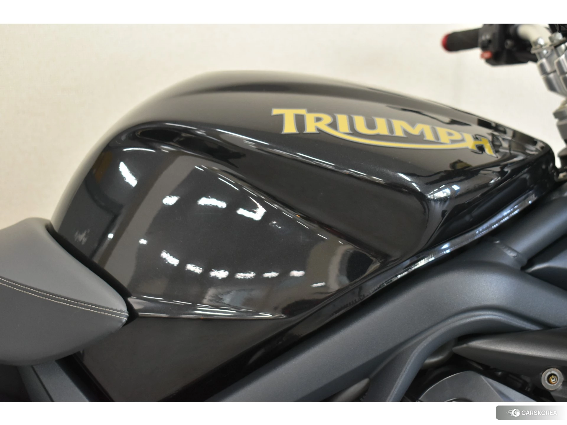 Triumph STREET TRIPLE R 2011 из Японии, фото 2