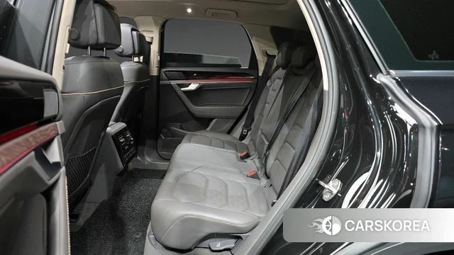 Volkswagen Touareg 3rd generation 2023 Черный из Кореи, фото 3