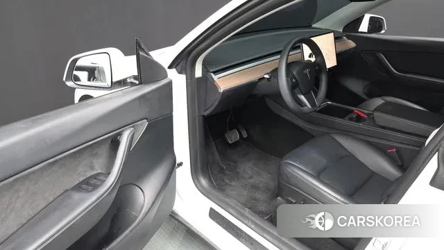 Tesla Model Y 2022 Белый из Кореи, фото 3