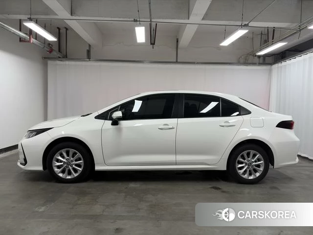 Toyota Corolla 2021 Белый из Китая, фото 3