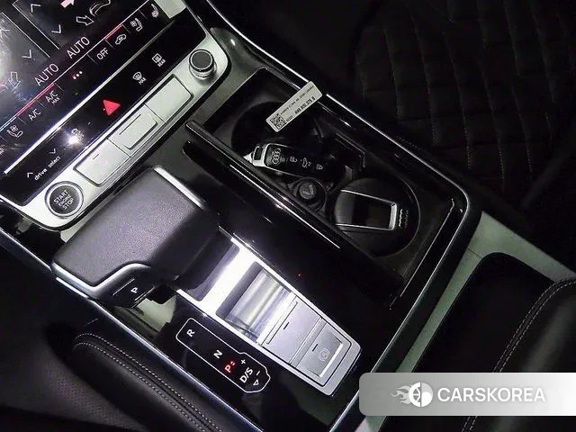 Audi Q8 (4M) 2022 Черный из Кореи, фото 3