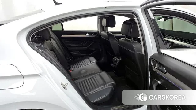 Volkswagen Passat GT (B8) 2021 Белый из Кореи, фото 3