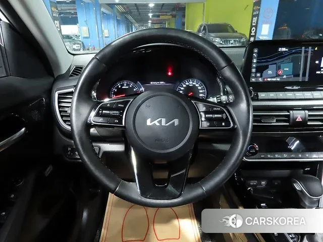 Kia Seltos 2022 Белый из Кореи, фото 3