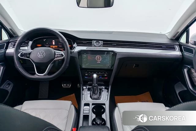 Volkswagen Magotan 2024 Черный из Китая, фото 3