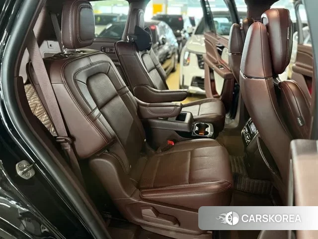 Lincoln Aviator 2nd generation 2021 Черный из Кореи, фото 3