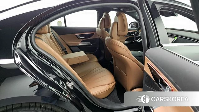 Mercedes-Benz E-Class W214 2025 Черный из Кореи, фото 3