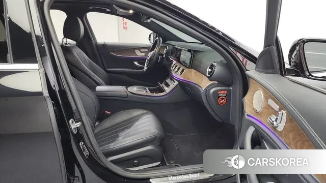 Mercedes-Benz E-Class W213 2022 Черный из Кореи, фото 3