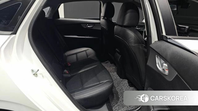 Kia The New K3 2nd generation 2022 Белый из Кореи, фото 3