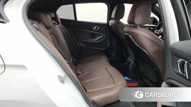 BMW 1 Series (F40) 2020 Белый из Кореи, фото 3