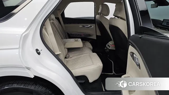 Genesis GV70 2023 Белый из Кореи, фото 3