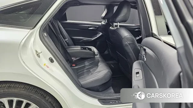 Toyota Avalon 5th Generation 2018 Белый из Кореи, фото 3