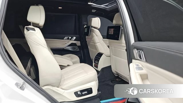 BMW X7 (G07) 2022 Белый из Кореи, фото 3