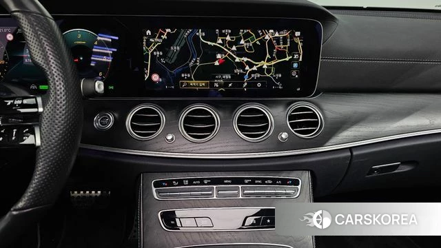 Mercedes-Benz E-Class W213 2022 Белый из Кореи, фото 3