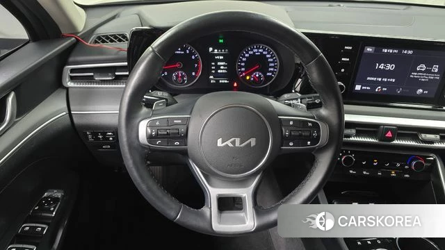 Kia K5 3rd generation 2023 Серебристо-серый из Кореи, фото 3