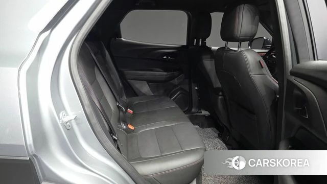 Chevrolet (GM Daewoo) The New Trail Blazer 2025 Серебристо-серый из Кореи, фото 3