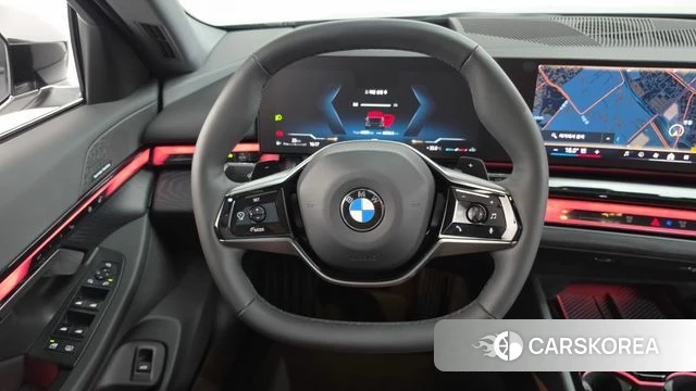 BMW 5 Series (G60) 2024 Черный из Кореи, фото 3
