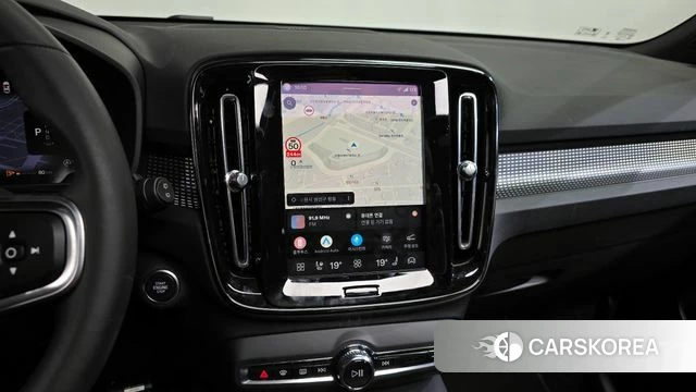 Volvo XC40 2024 Черный из Кореи, фото 3