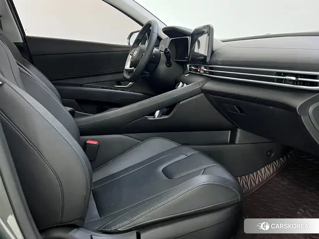 Hyundai Elantra 2023 Silver/gray из Китая, фото 3