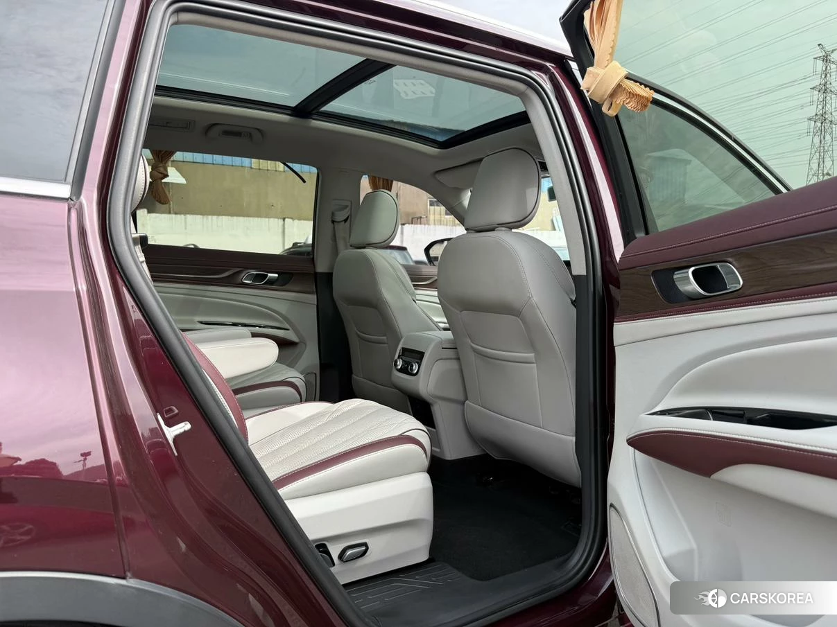 Ford Lingyu 2021 Красный из Китая, фото 3