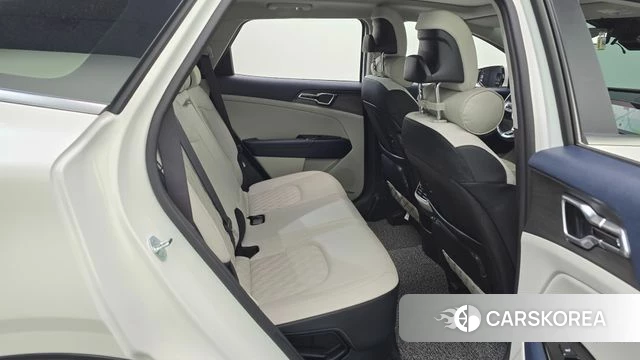 Kia Sportage 5th Generation Hybrid 2023 Белый из Кореи, фото 3