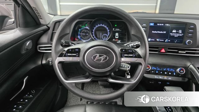 Hyundai Avante Hybrid (CN7) 2021 Серебристо-серый из Кореи, фото 3