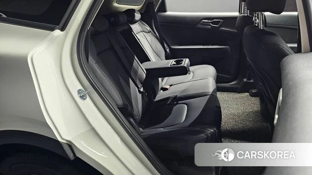 Kia Sportage 5th Generation 2023 Белый из Кореи, фото 3