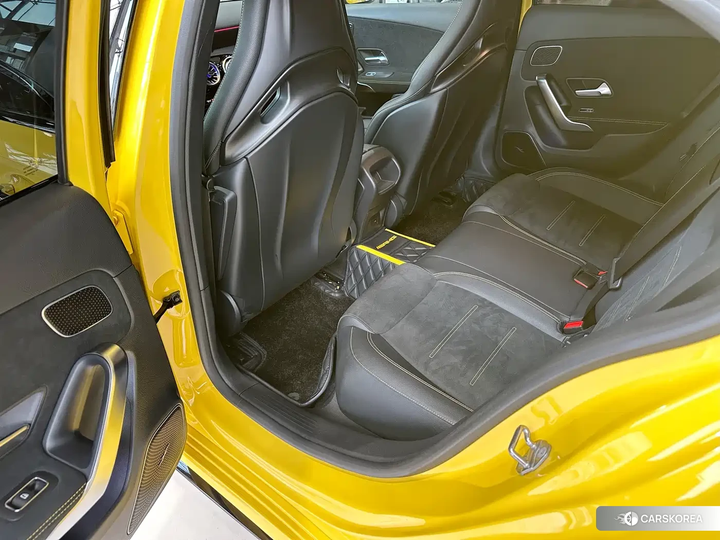 Mercedes-Benz A-class AMG (imported) 2023 Yellow/orange из Китая, фото 3