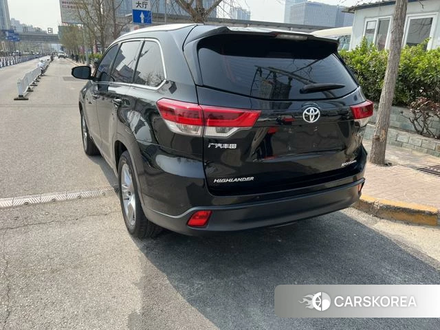 Toyota Highlander 2022 Черный из Китая, фото 3