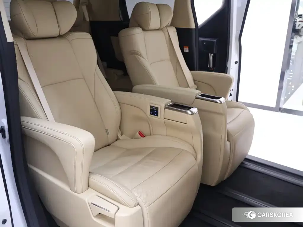 Toyota Elfa 2023 Белый из Китая, фото 4