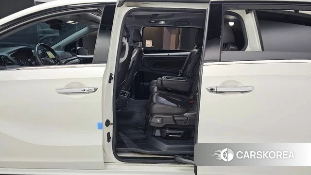 Honda Odyssey 2018 Белый из Кореи, фото 3