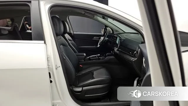 Kia Sportage 5th Generation 2022 Белый из Кореи, фото 3