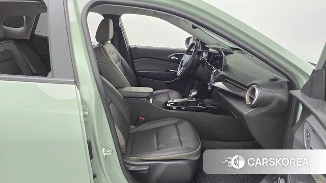 Chevrolet (GM Daewoo) Trax Crossover 2025 Зеленый из Кореи, фото 3